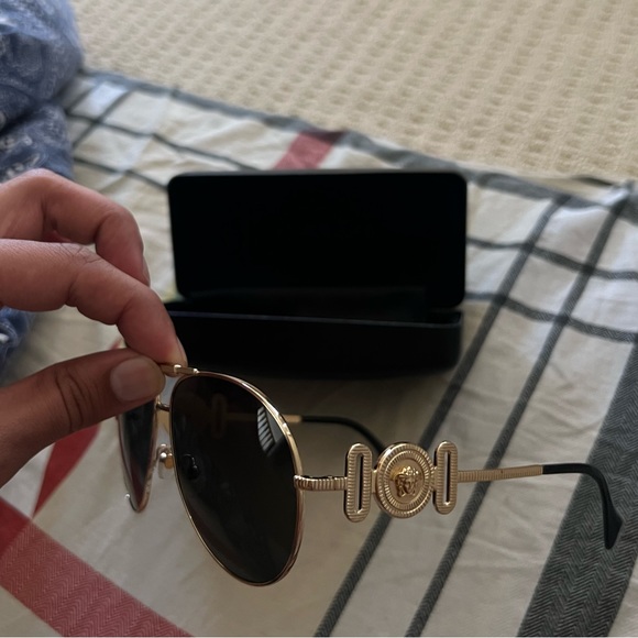 Versace glasses very good condition used them 2-3 times but doesnt suit my face. - Picture 8 of 8